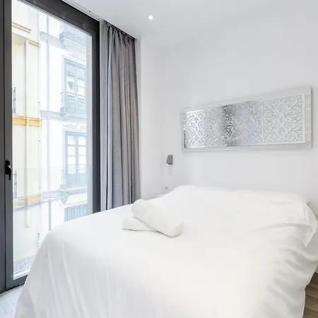 Minty - Bright La Merced Apartment