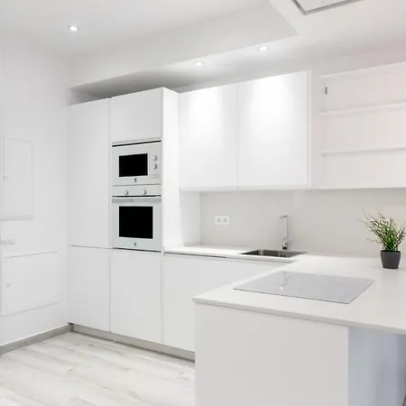 Minty - Bright La Merced Apartment