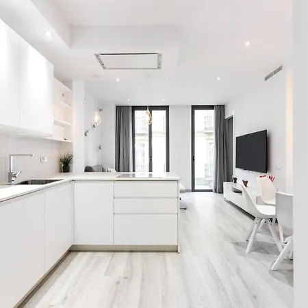 Minty - Bright La Merced Apartment *